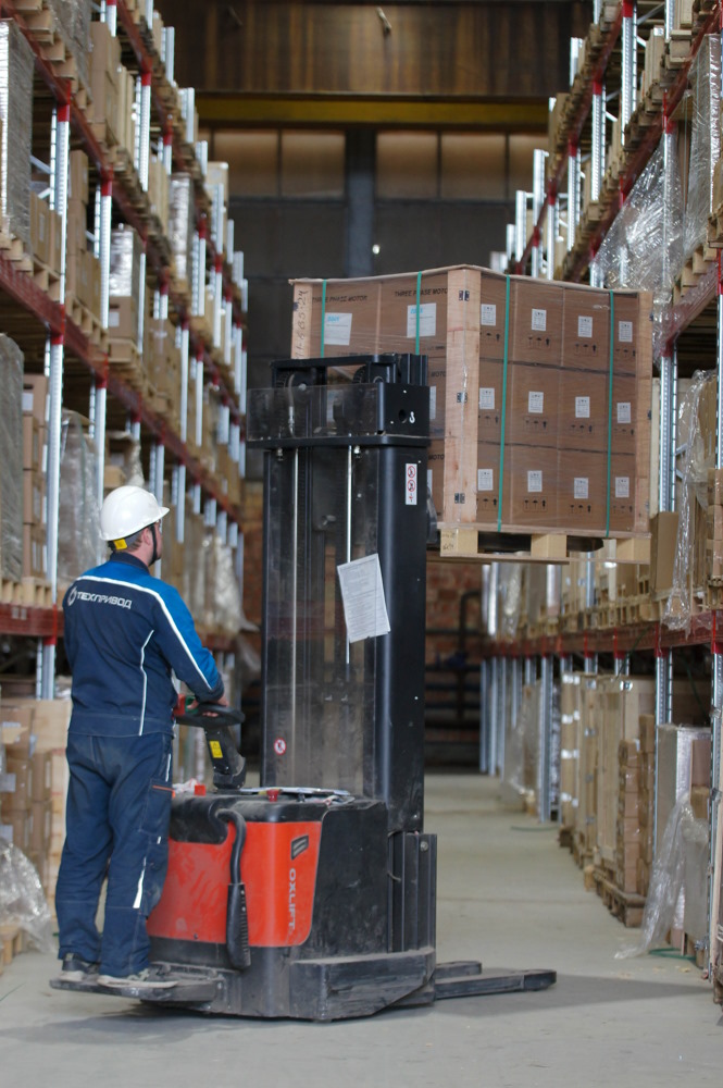 Встали пораньше – отгрузили побольше? Теперь наш склад открывается в 8 утра!