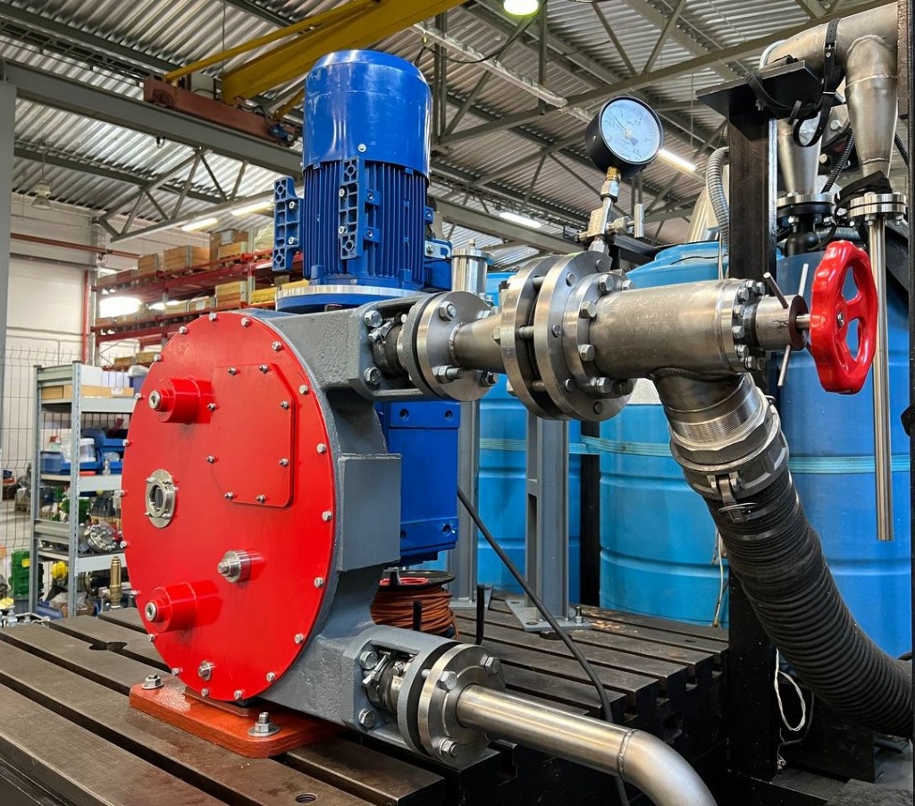 Когда важен каждый оборот: кейс «Техпривод» по оснащению перистальтического насоса