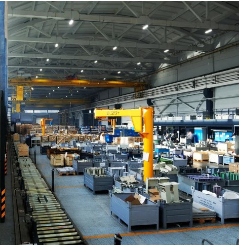 Червячный мотор-редуктор для лифтового оборудования.